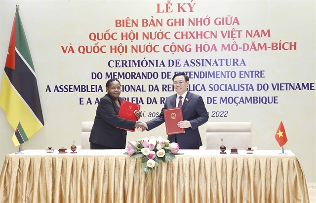 Vietnamese Mozambican top legislators hold talks